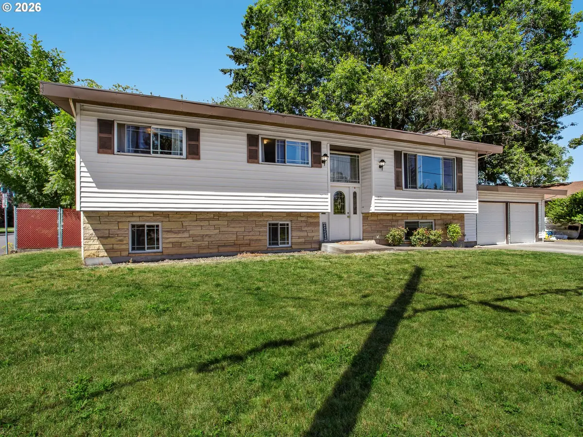 1801 E Laurel Dr, Newberg, OR 97132 - #1