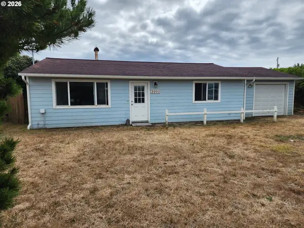 2001 NW Mackey St, Waldport, OR 97394