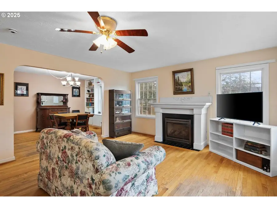 9311/9315 SE Grant St, Portland, OR 97216 - Image #2