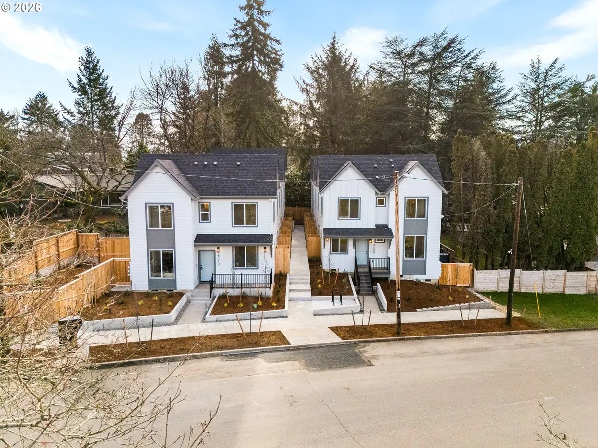 8632 SW 21st Ave, Portland, OR 97219 - Image #1