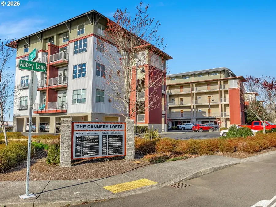 3930 Abbey Ln, Astoria, OR 97103 - #3