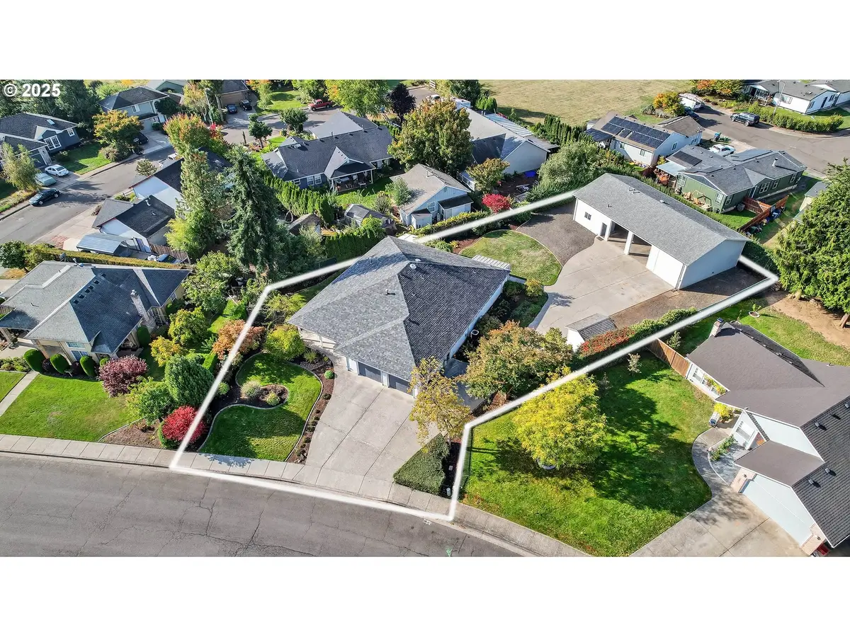 1085 Deer Run Ln, Woodburn, OR 97071 - Image #1