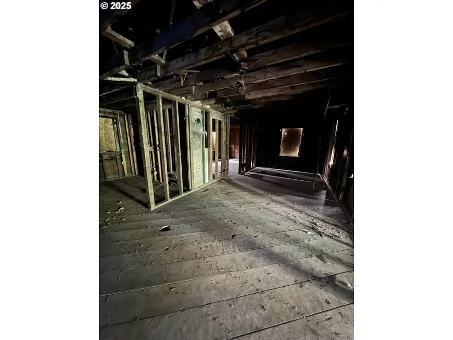 9400 NE Gertz Ct, Portland, OR 97211 - Image #3