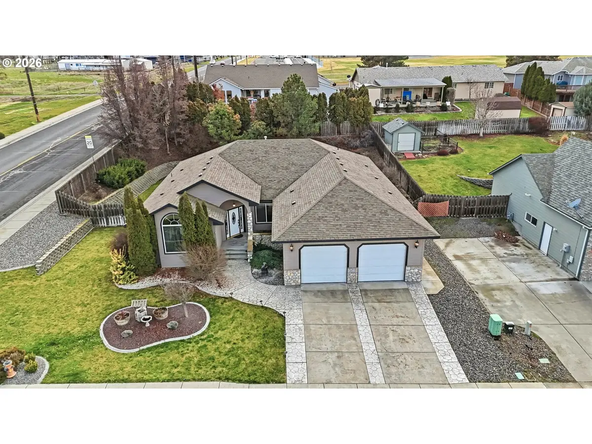 994 E Hurlburt Ave, Hermiston, OR 97838 - #1