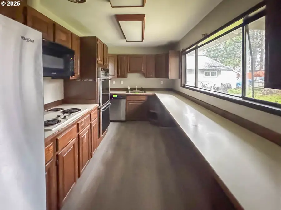 16830 SE Rhine St, Portland, OR 97236 - Image #3