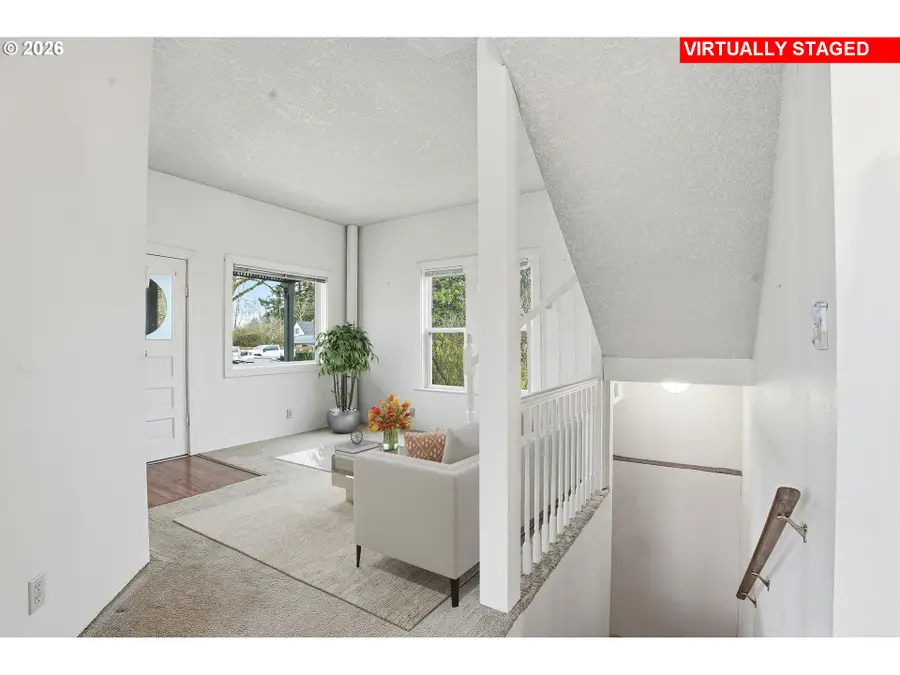 589 NW 3rd Ave, Canby, OR 97013 - Image #2