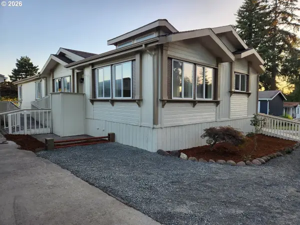 36451 S Sawtell Rd #11, Molalla, OR 97038