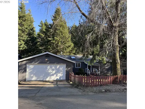 925 SW Dolores Dr, Waldport, OR 97394