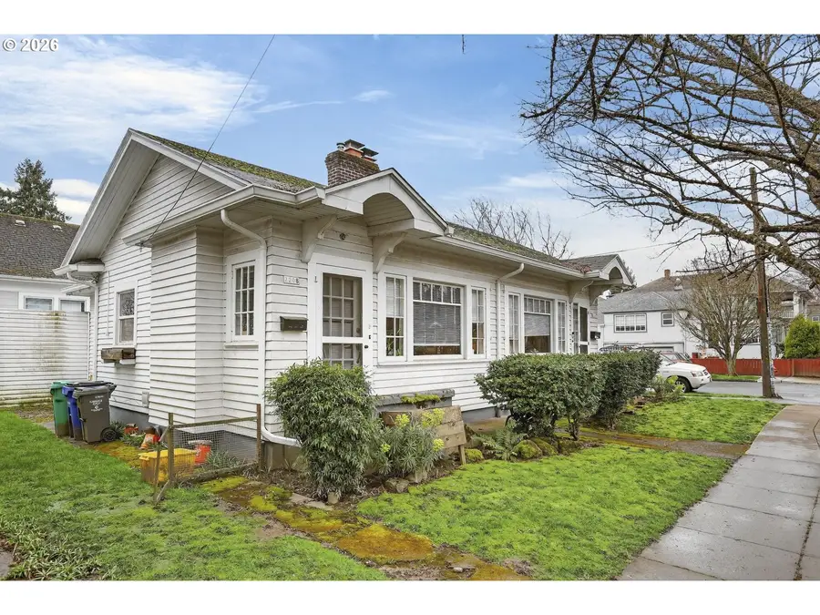 2202 NE Everett St, Portland, OR 97232 - #3