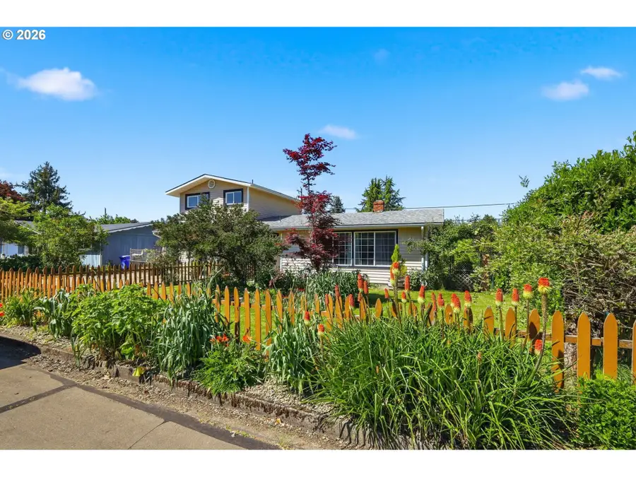 34161 El Manor Ave, Eugene, OR 97405 - #3