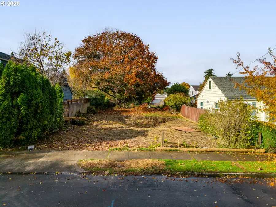 9563 N Polk Ave, Portland, OR 97203 - Image #2