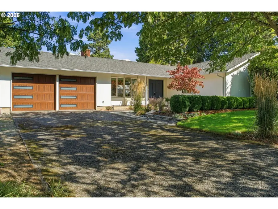 3465 Strathmore Pl, Eugene, OR 97405 - #2