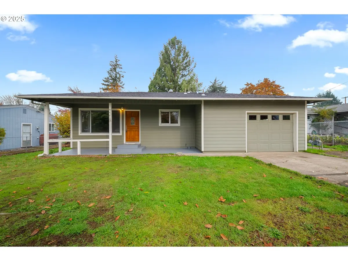 3018 W Filbert Ave, Roseburg, OR 97471 - Image #1