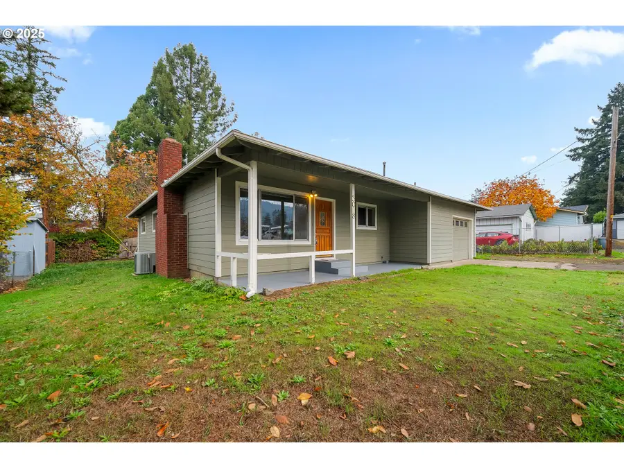3018 W Filbert Ave, Roseburg, OR 97471 - Image #3