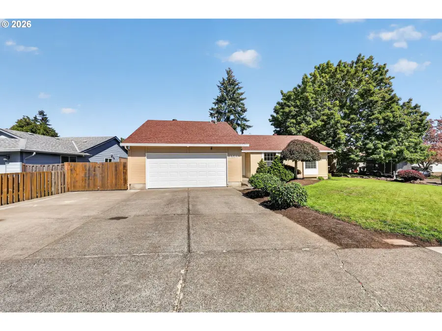 1561 SE Anthony St, Hillsboro, OR 97123 - #2