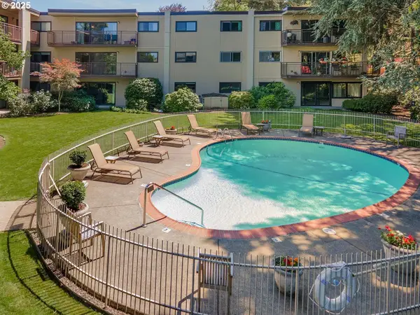 2393 SW Park Pl #113, Portland, OR 97205