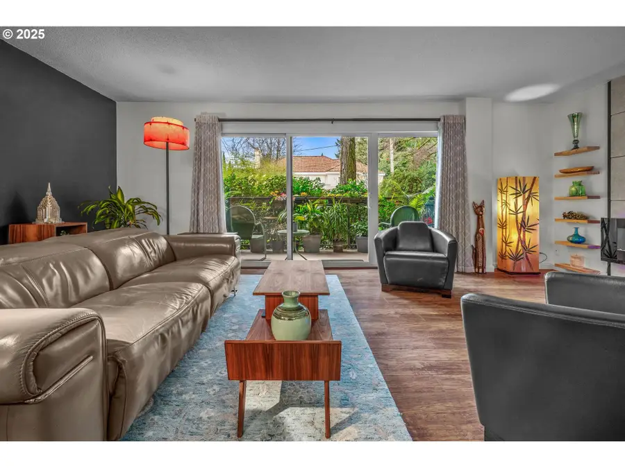 2393 SW Park Pl #113, Portland, OR 97205 - Image #2