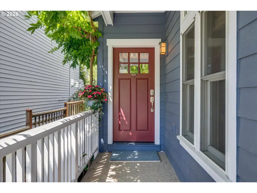 5921 S Kelly Ave, Portland, OR 97239 - #2