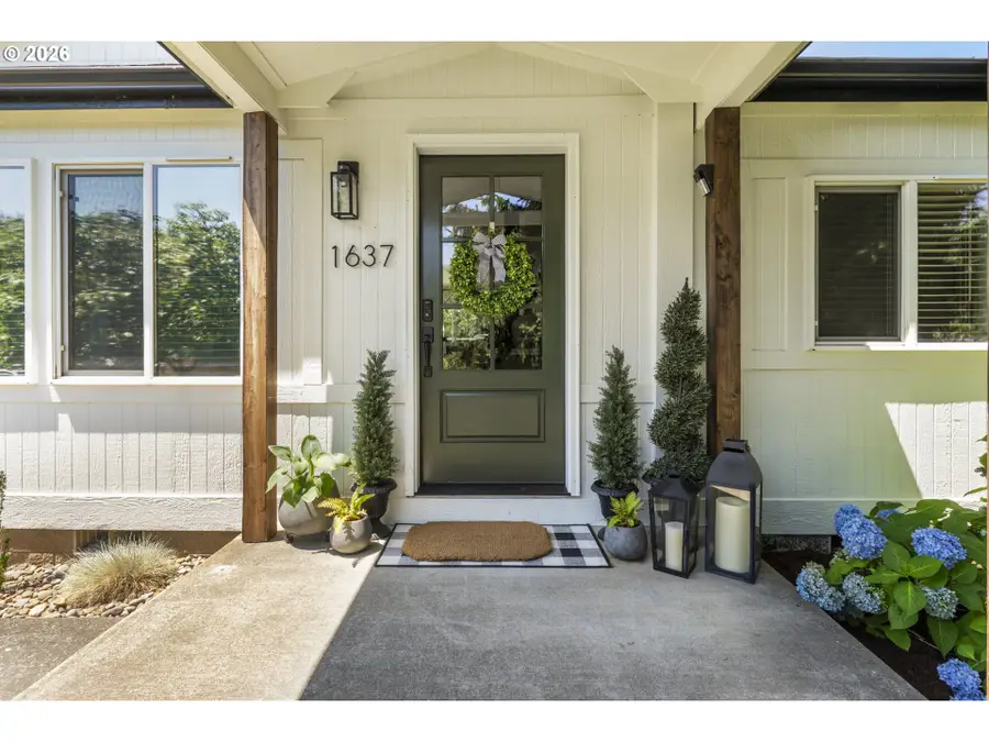 1637 Ten Oaks Ln, Woodburn, OR 97071 - #2