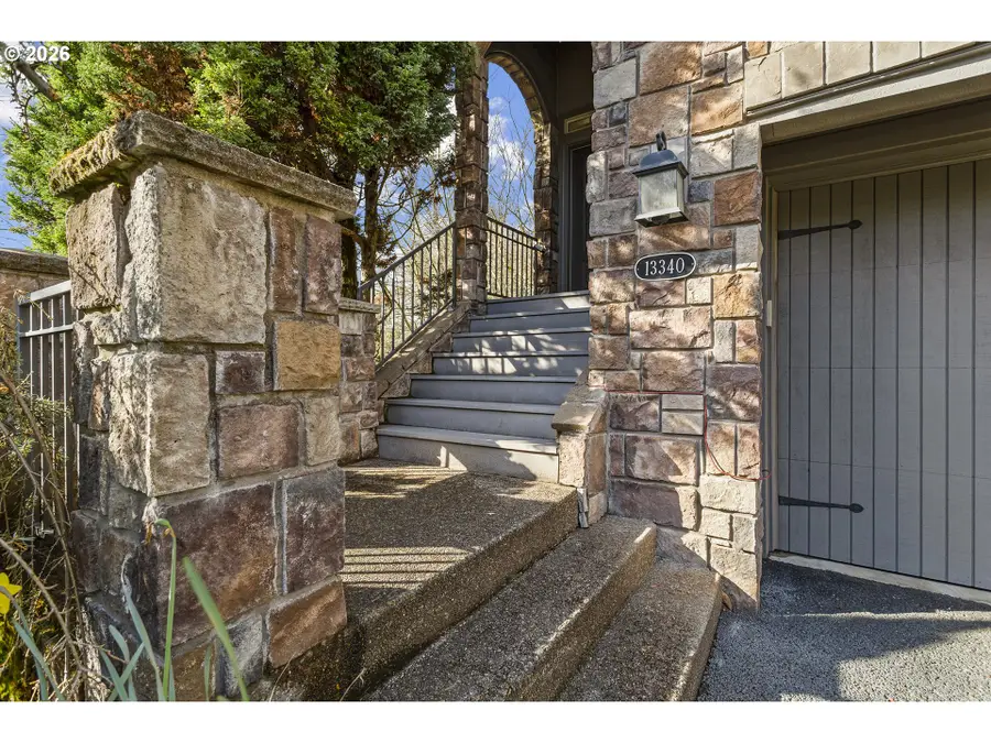 13340 Auburn Ct, Lake Oswego, OR 97035 - #2