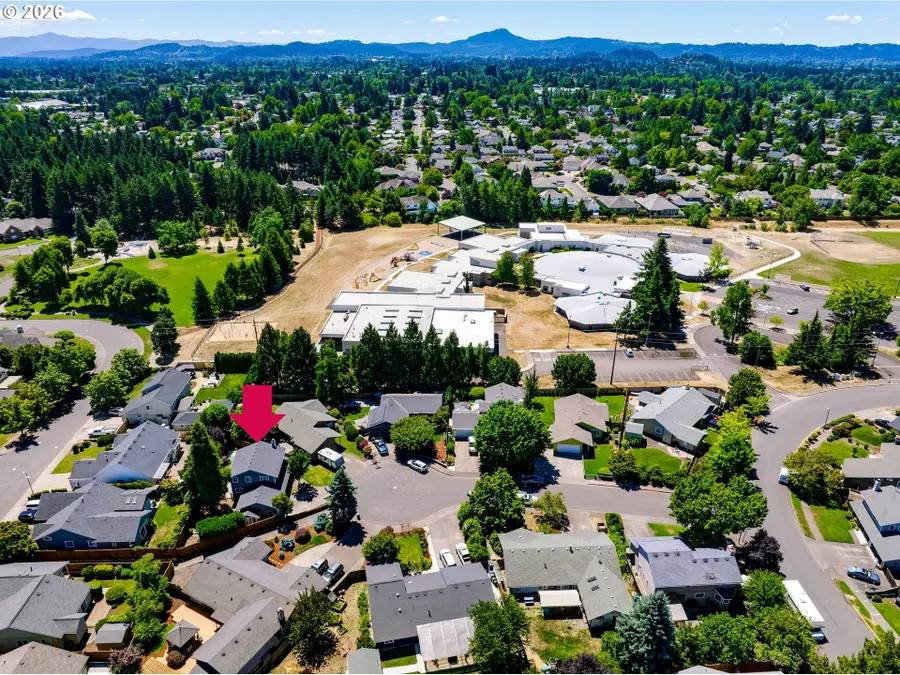 3325 Honeywood St, Eugene, OR 97408 - #2