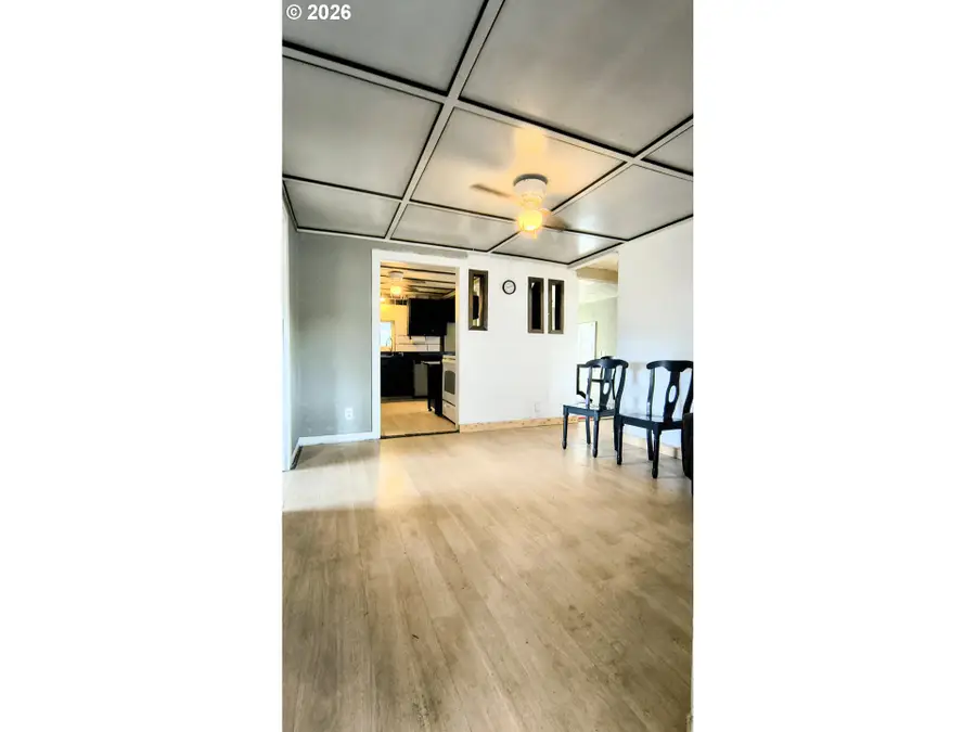 319 N Wall St, Coos Bay, OR 97420 - Image #3