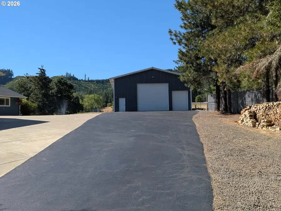 9450 Bullock Rd, Oakland, OR 97462 - #3