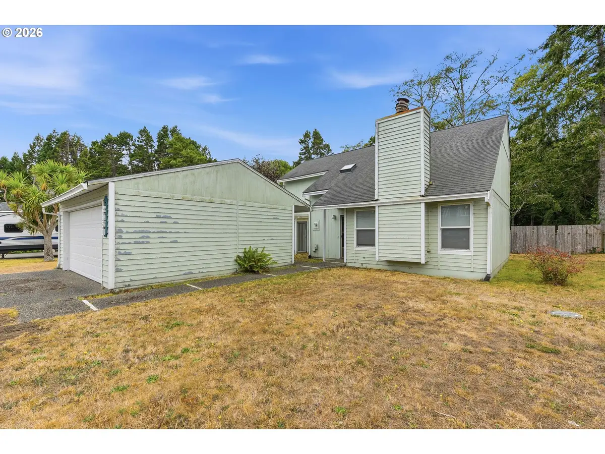 2450 Grant St, North Bend, OR 97459 - #1