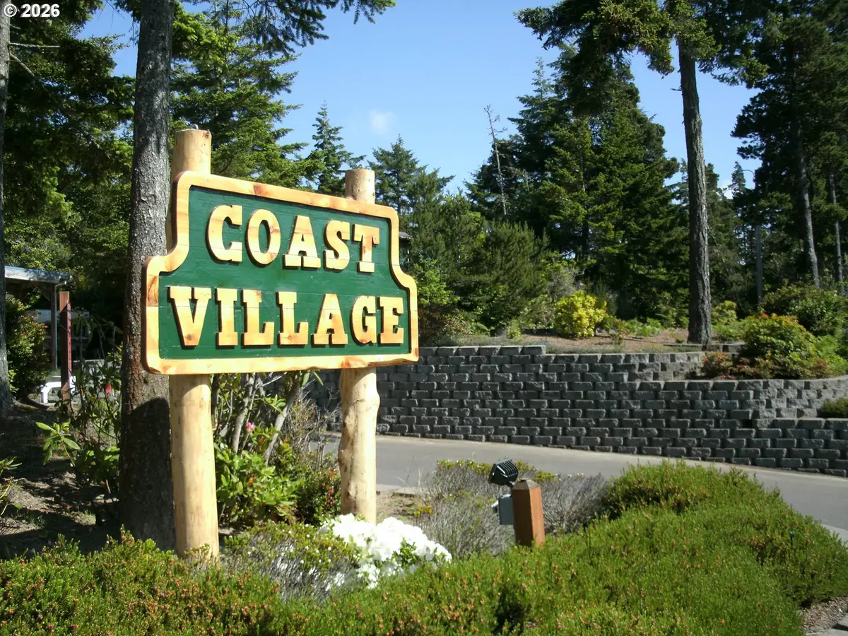 223 Azalea St, Florence, OR 97439 - #1