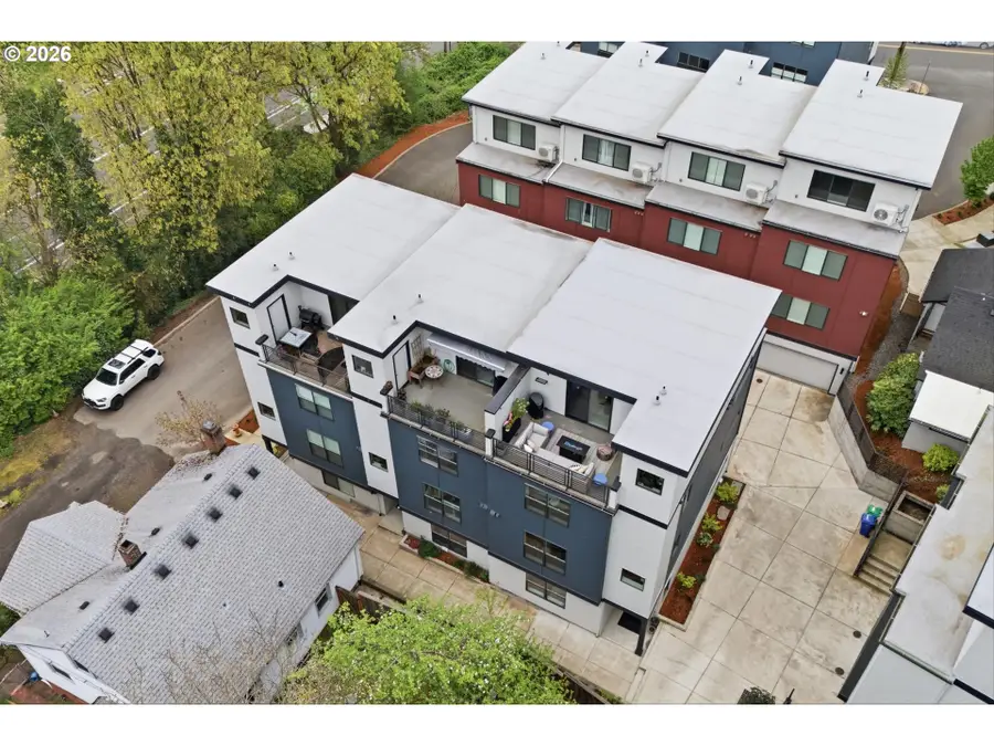 3098 SW Pendleton Ct, Portland, OR 97239 - #3