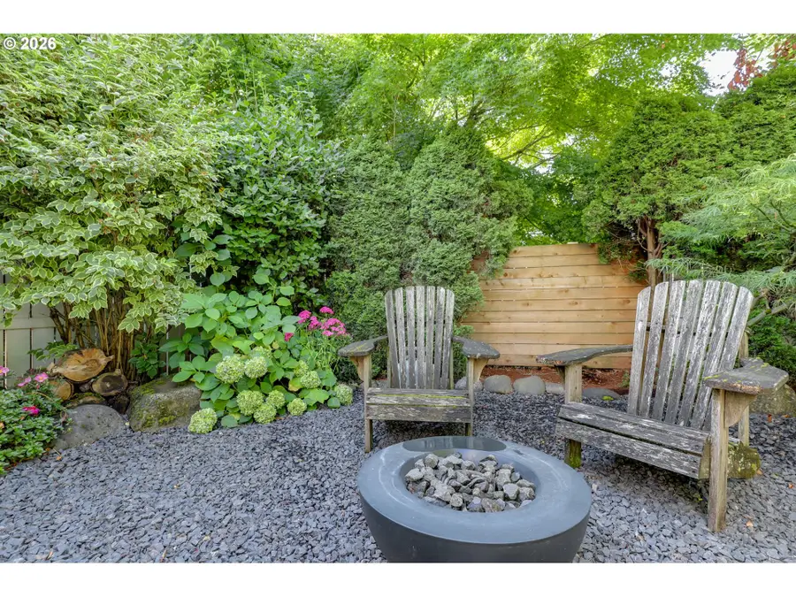 482 Covey Ln, Eugene, OR 97401 - #3