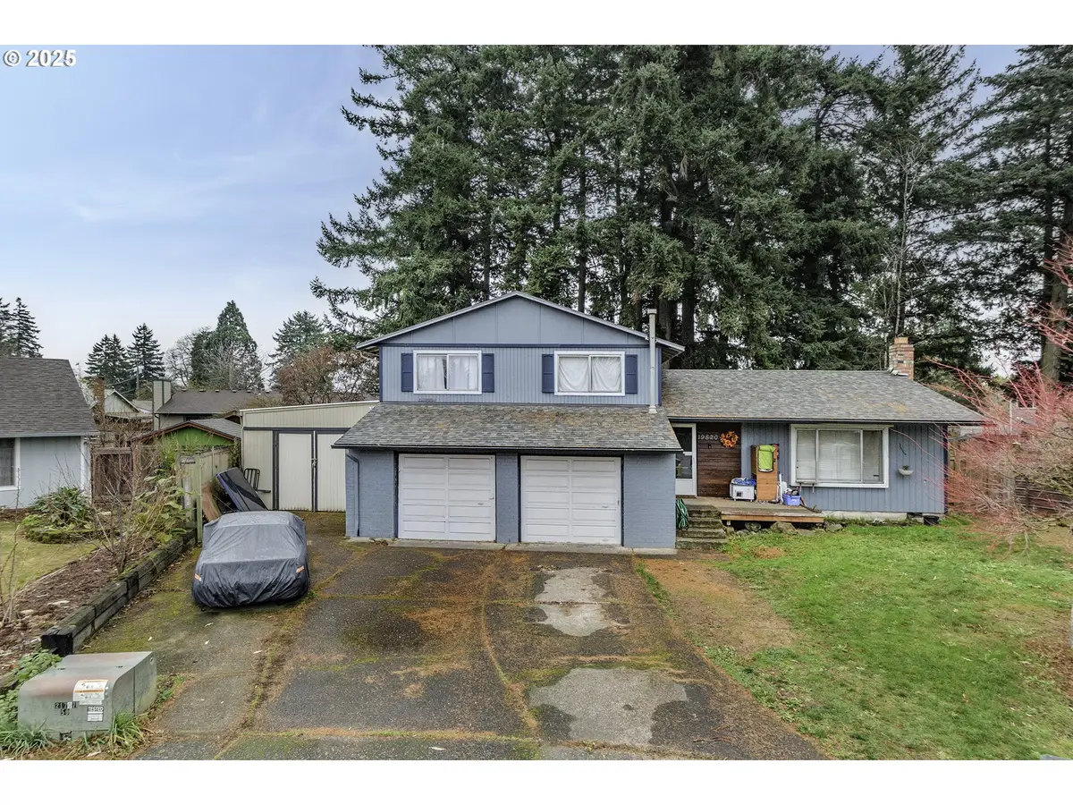 19820 NE Hassalo Ct, Portland, OR 97230 - Image #1