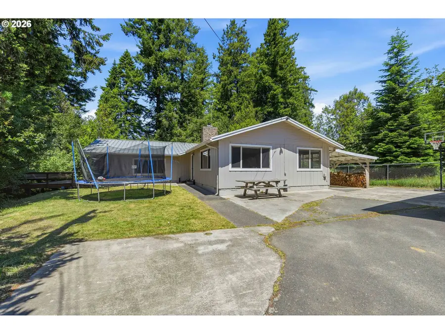 1991 Hazel St, Myrtle Point, OR 97458 - #2