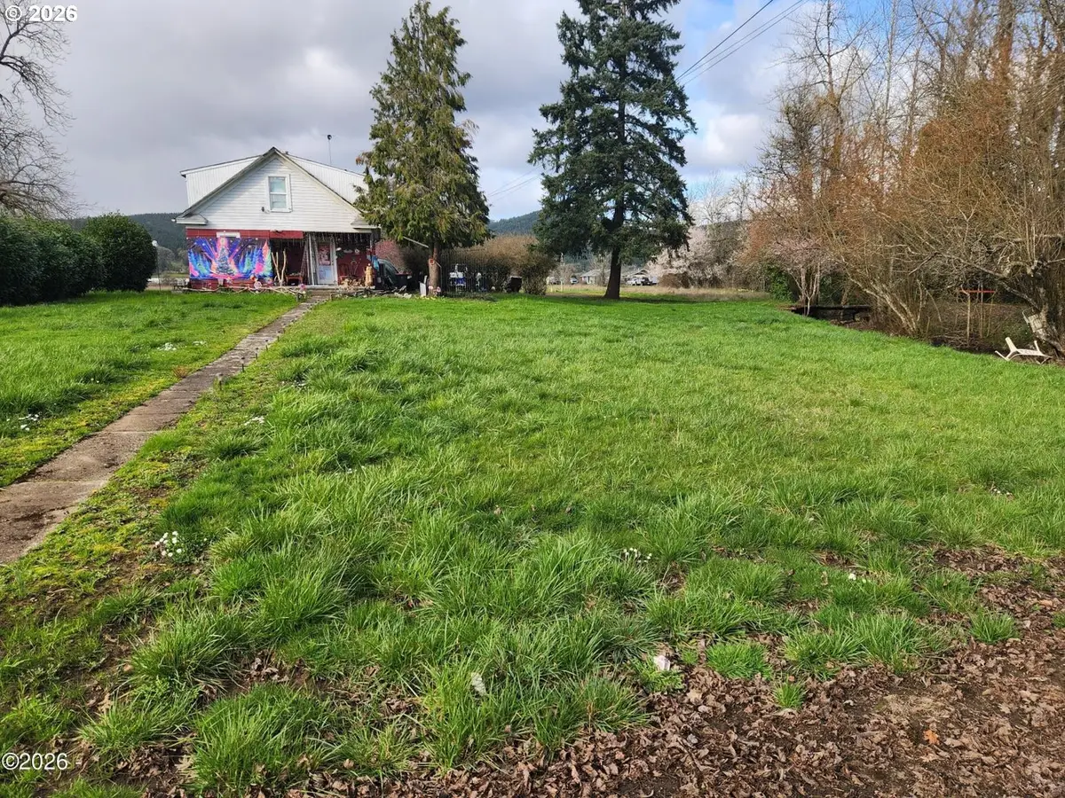 819 W Main St, Sheridan, OR 97378 - #1