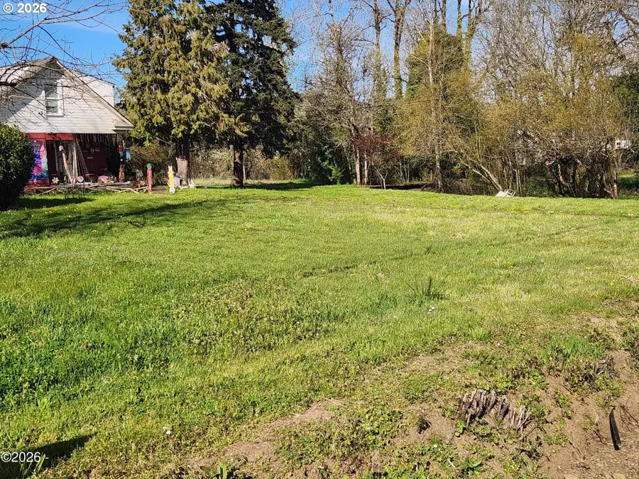 819 W Main St, Sheridan, OR 97378 - #3