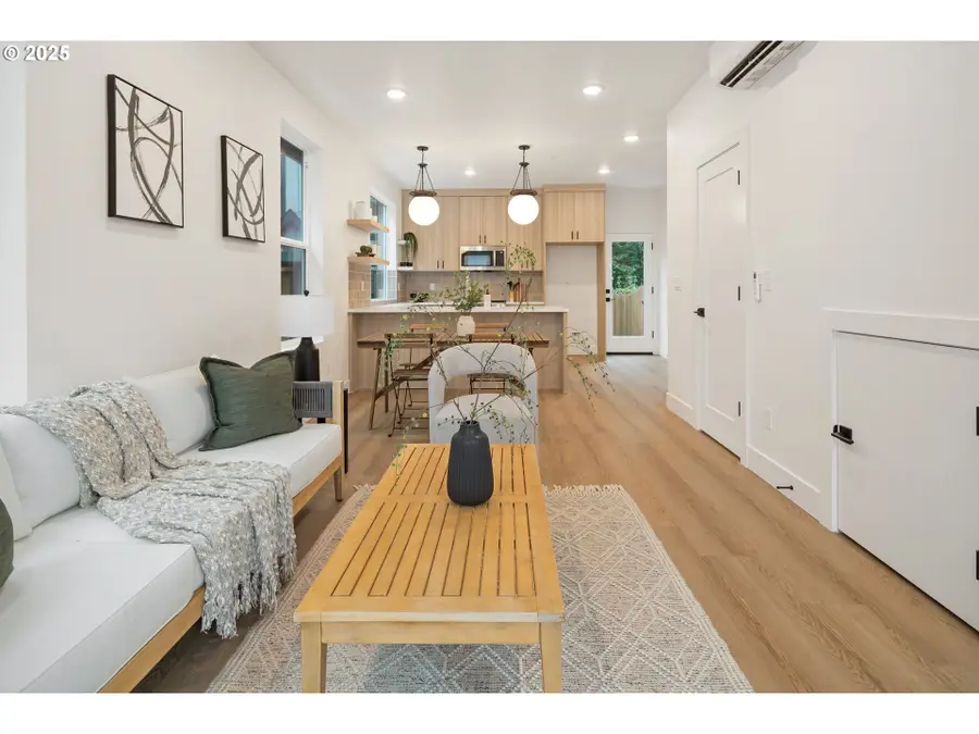 4031 SE Tibbetts St, Portland, OR 97202 - Image #2