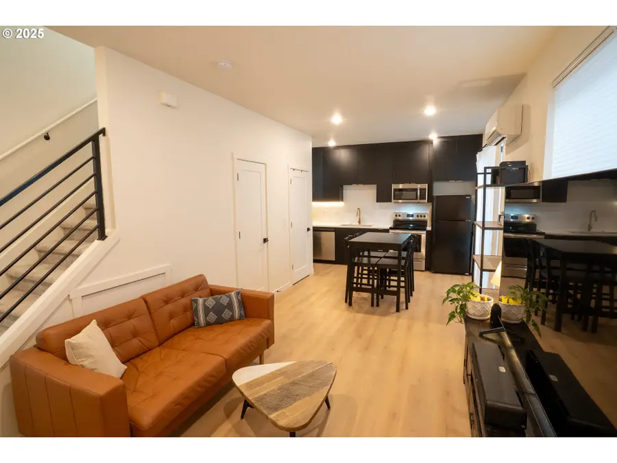 12071 SE Oak St #12, Portland, OR 97216 - Image #2
