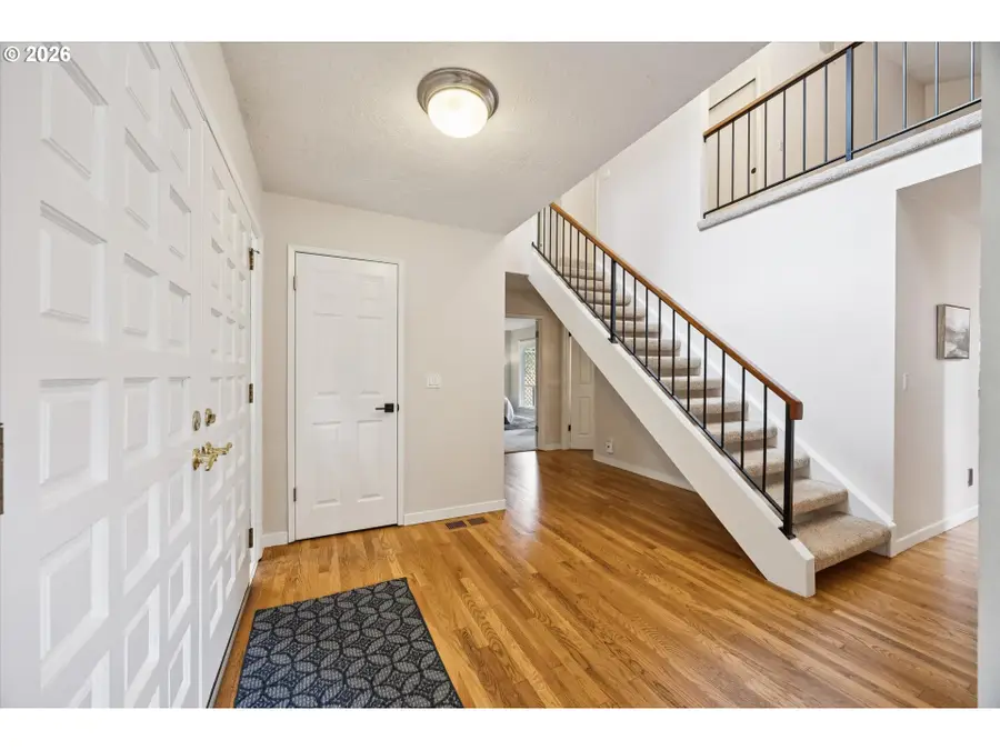18790 Indian Creek Dr, Lake Oswego, OR 97034 - #3