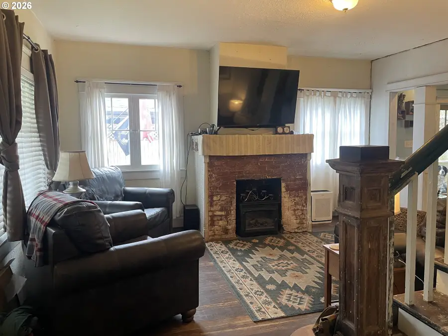 1006 5th St, Springfield, OR 97477 - #3