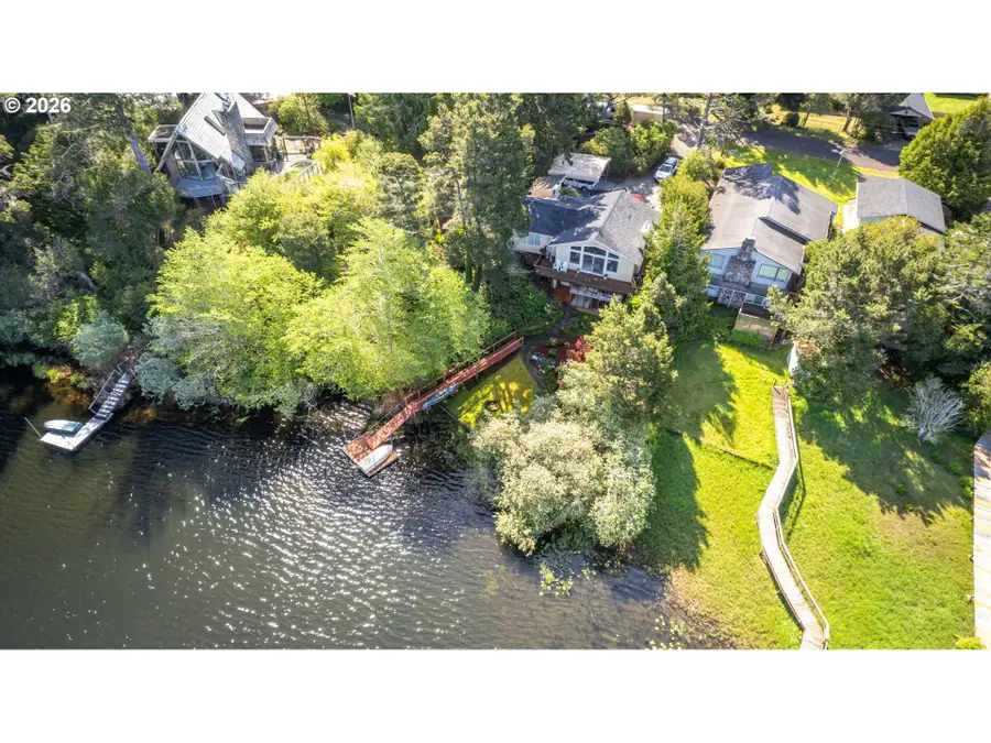 5577 S Shore Dr, Florence, OR 97439 - #3