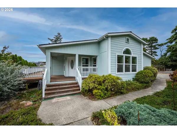 88192 Leeward Dr, Florence, OR 97439