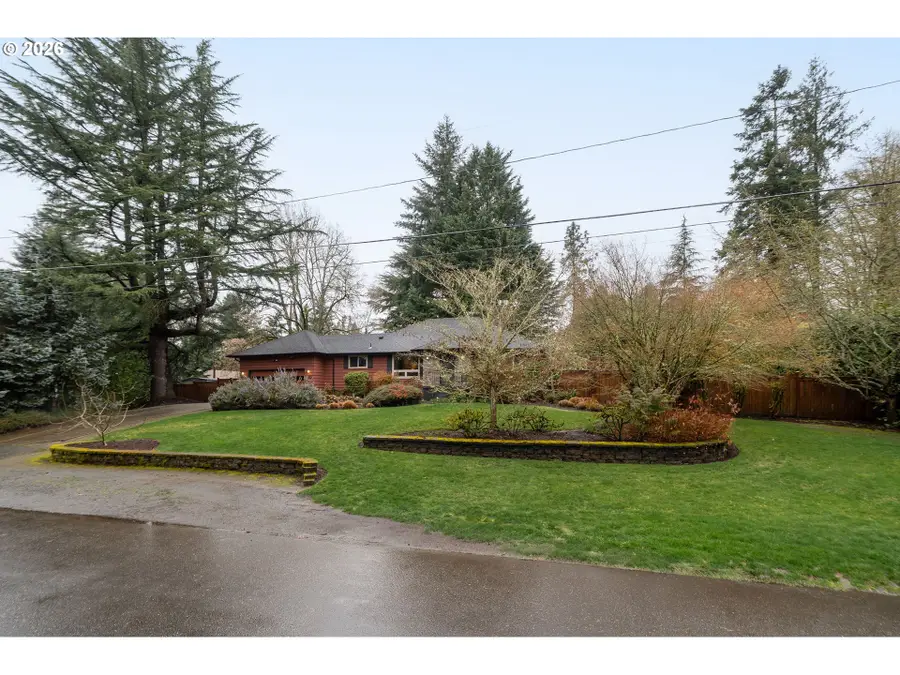 8675 SW Fairway Dr, Portland, OR 97225 - #3