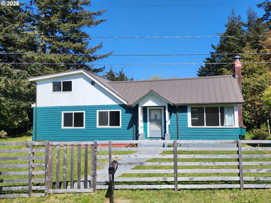 42585 Arizona St, Port Orford, OR 97465 - #3