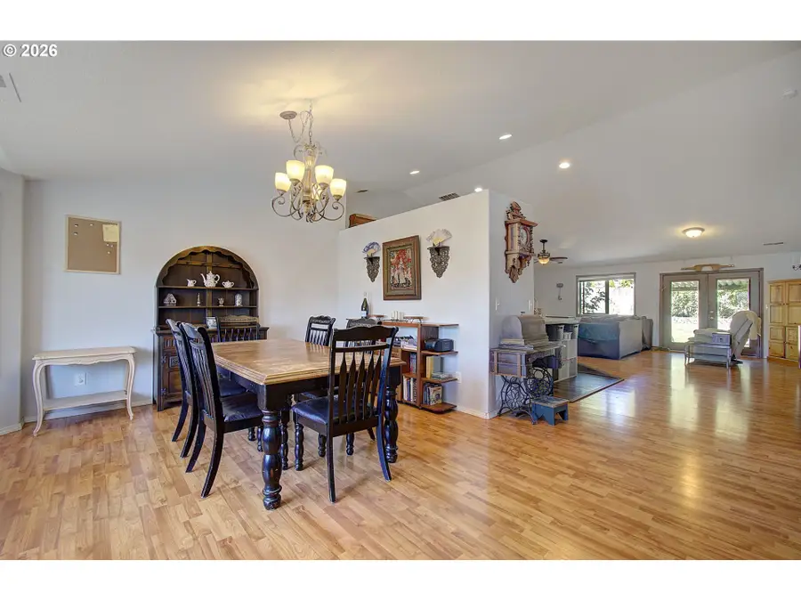 15 NE 14th Ct, Battle Ground, WA 98604 - #3