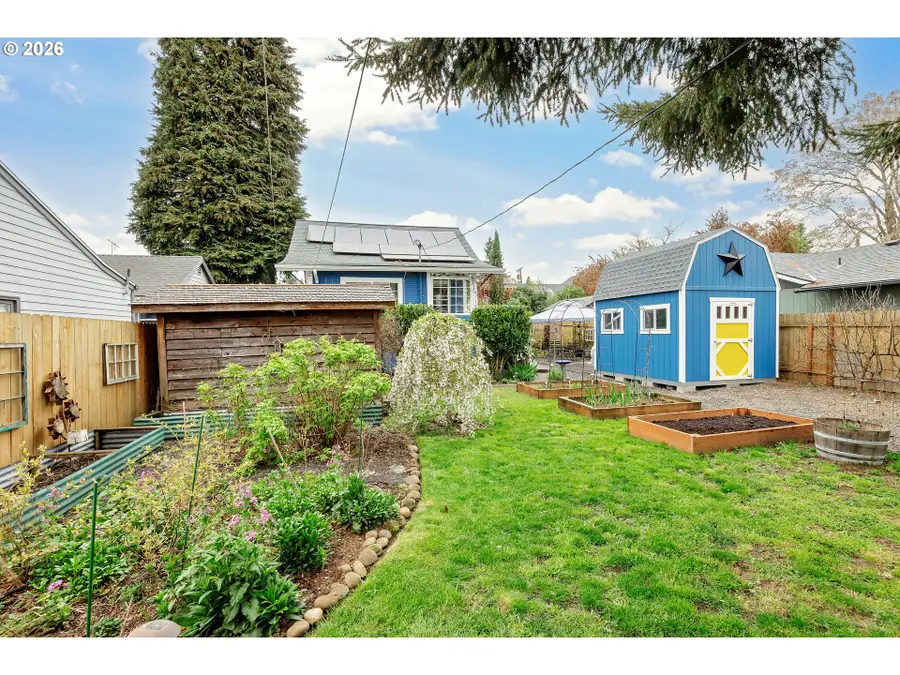 160 W Exeter St, Gladstone, OR 97027 - #2