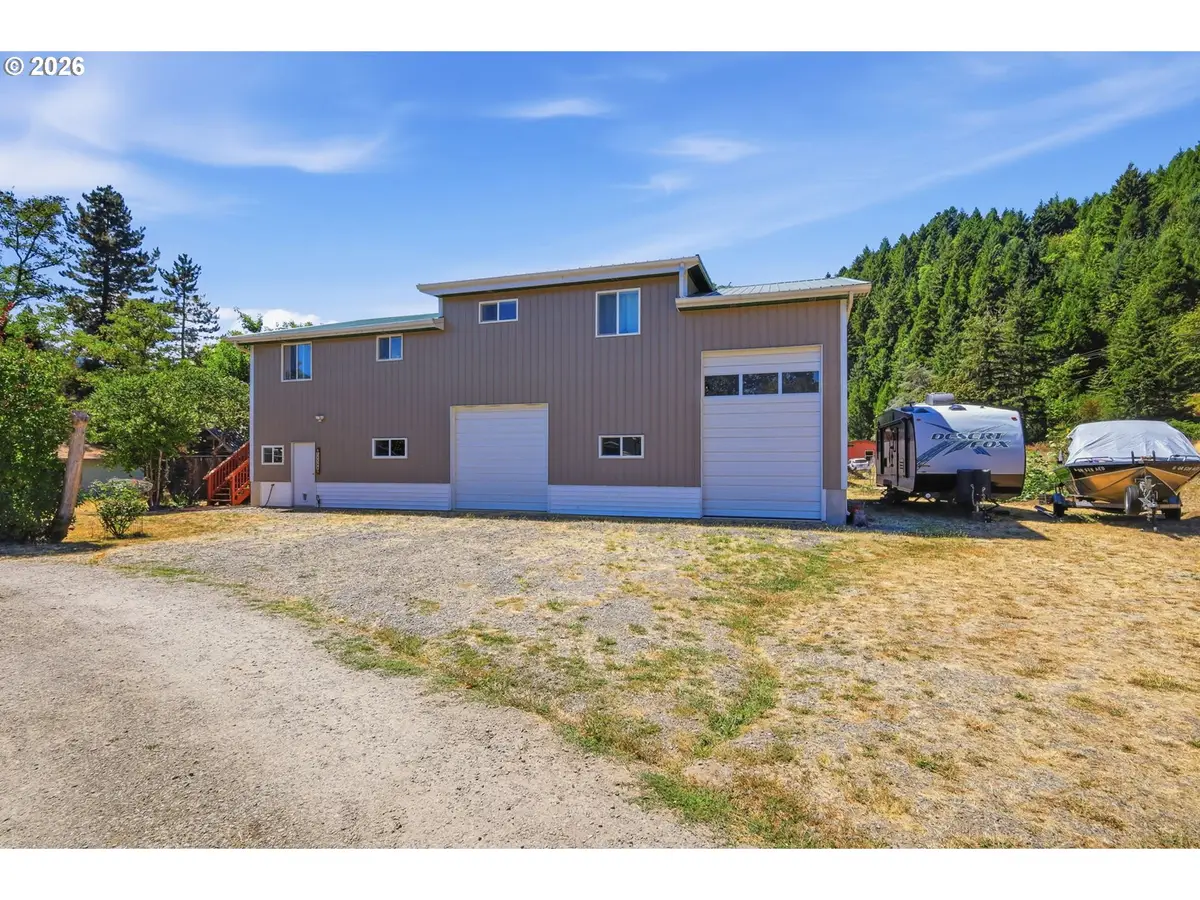 76566 Davis Rd, Oakridge, OR 97463 - #1