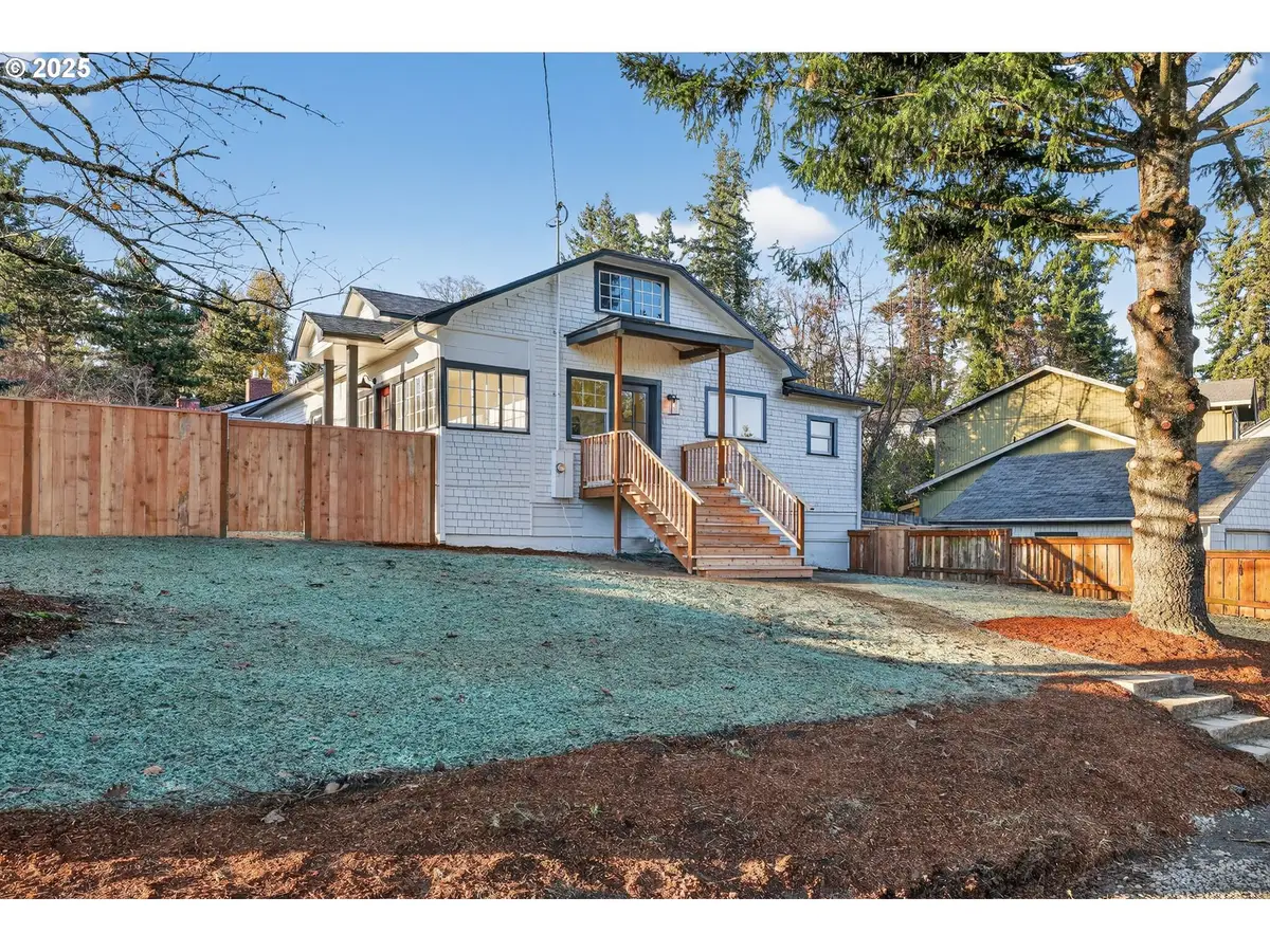 2325 Sunset Ave, West Linn, OR 97068 - Image #1