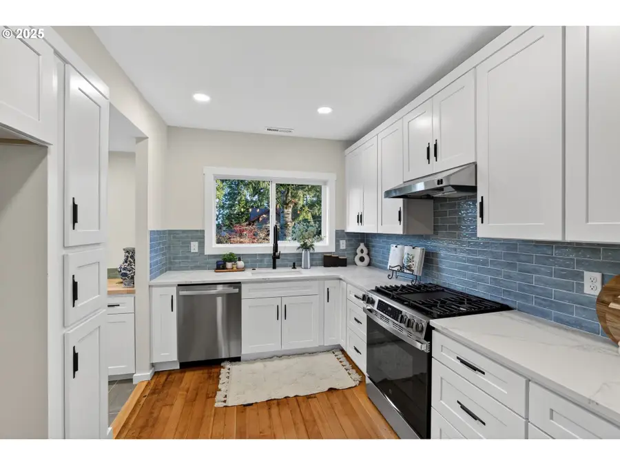 2325 Sunset Ave, West Linn, OR 97068 - Image #2