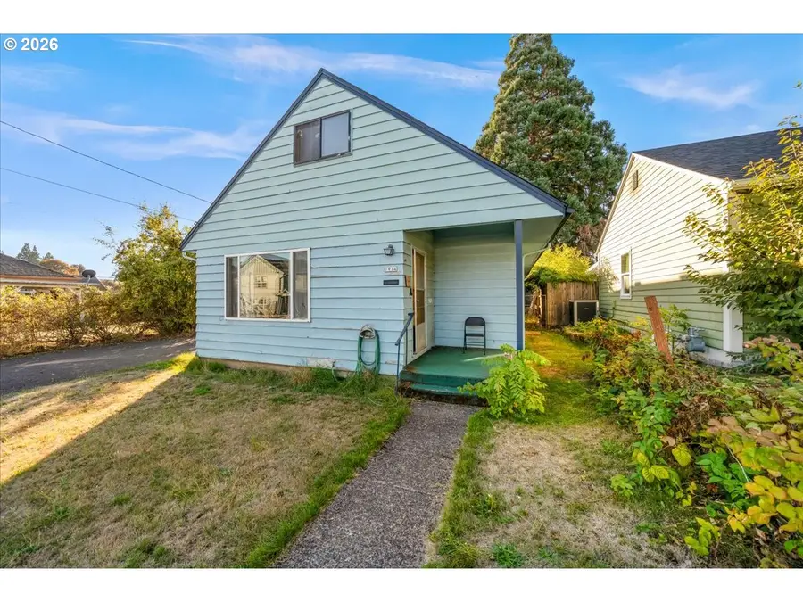 1914 Hawthorne St, Forest Grove, OR 97116 - #3