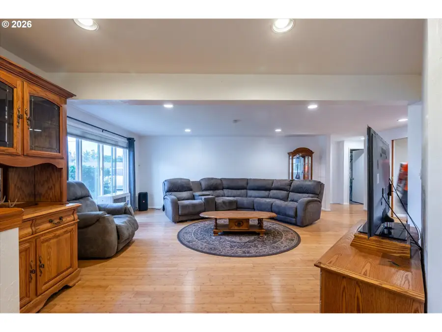 2370 Fir St, North Bend, OR 97459 - #3